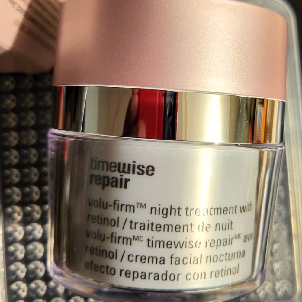TimeWise Repair  Volu-Firm Night Treatment With Retinol